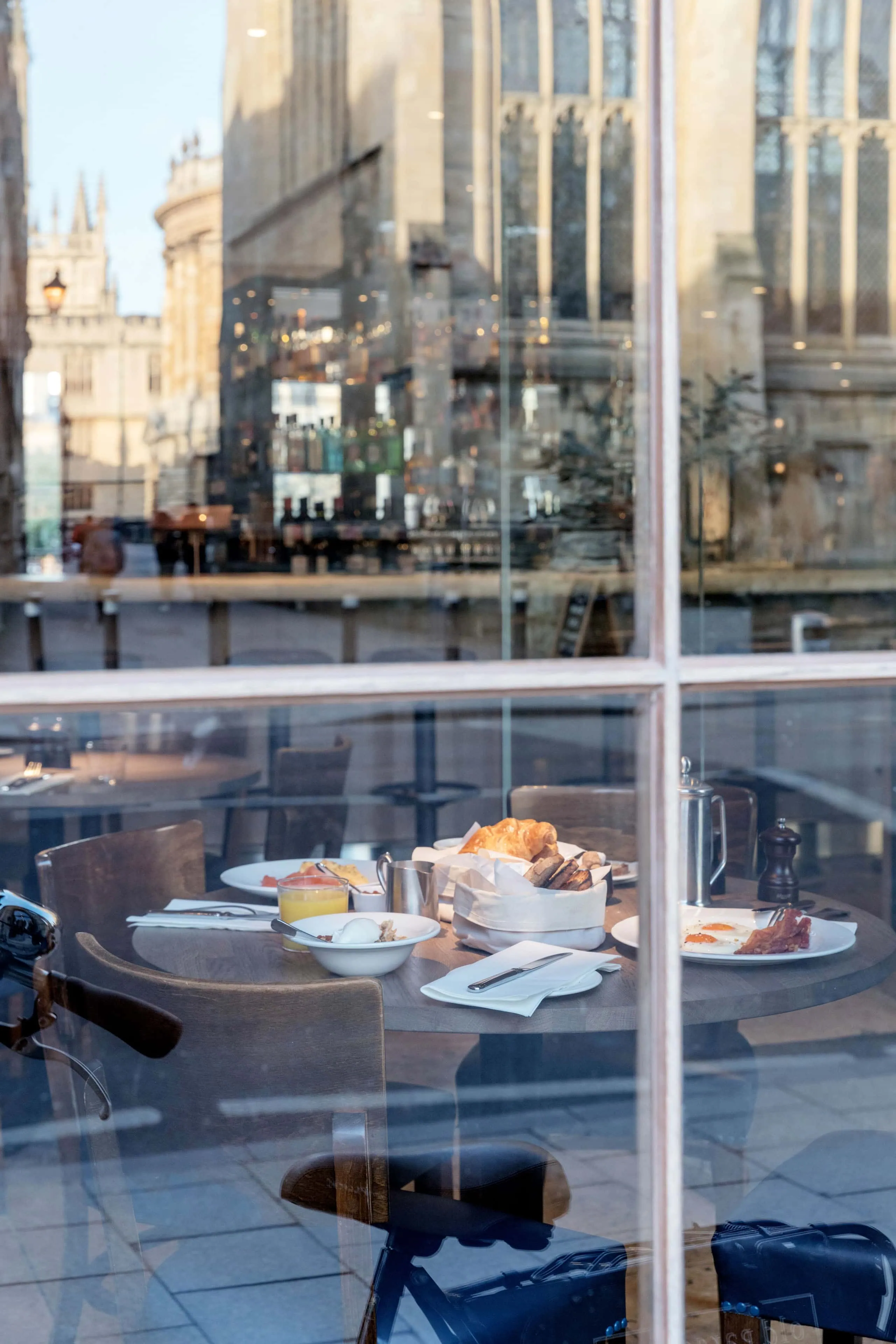 0041 - 2016 - Quod Restaurant & Bar - Oxford - High Res - Dining Windows High Street - Web Hero