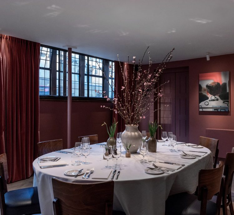 0024 - 2016 - Quod Restaurant & Bar - Oxford - High Res - Red Room Private Dining Flowers - Web Feature