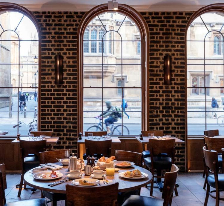 0040 - 2016 - Quod Restaurant & Bar - Oxford - High Res - Dining Windows High Street - Web Feature