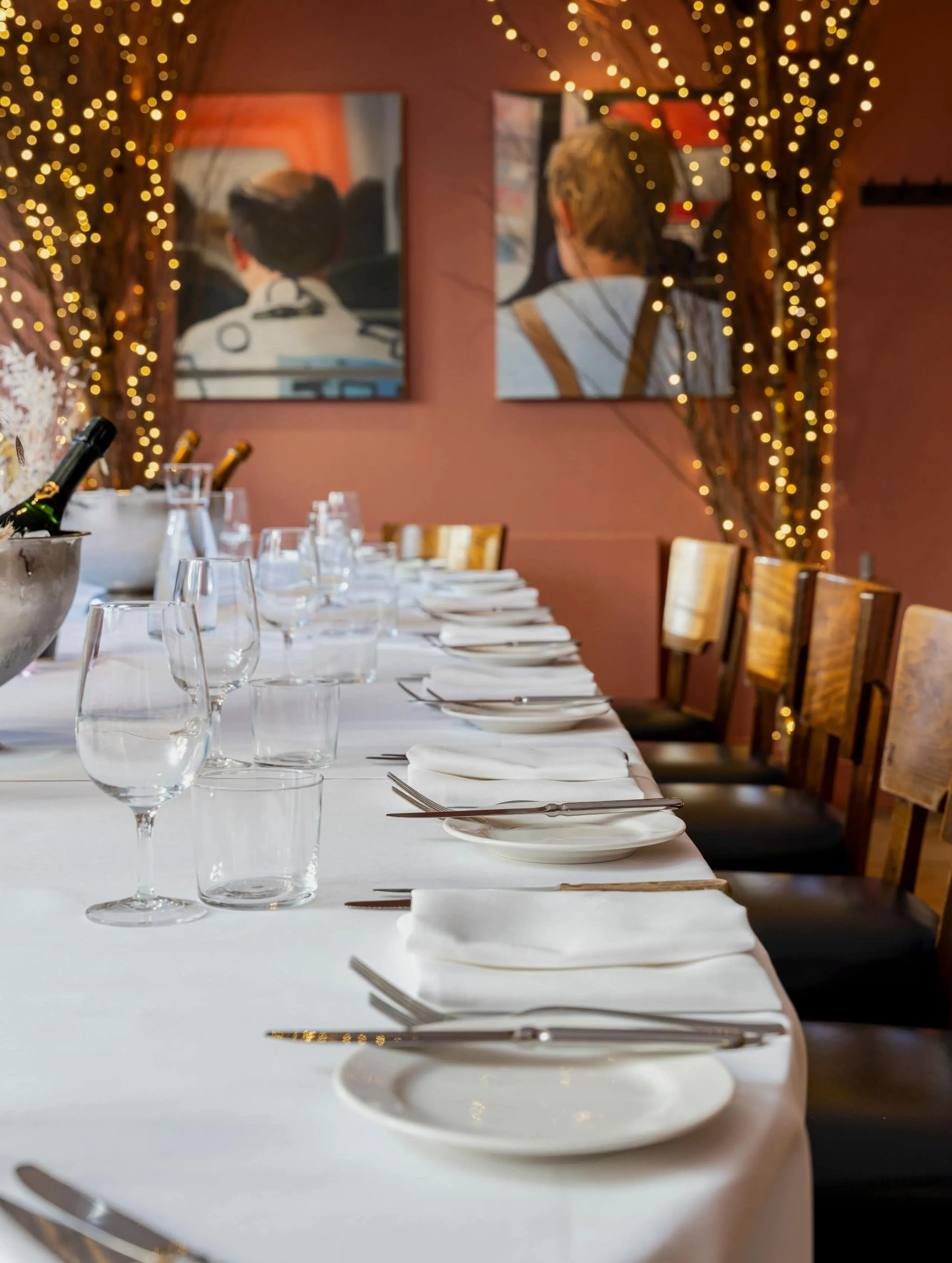 A7R04345-2023-Quod-Restaurant-Bar-Oxford-High-Res-Festive-Private-Dining-Red-Room-Web-Hero-aspect-ratio-2560-3397