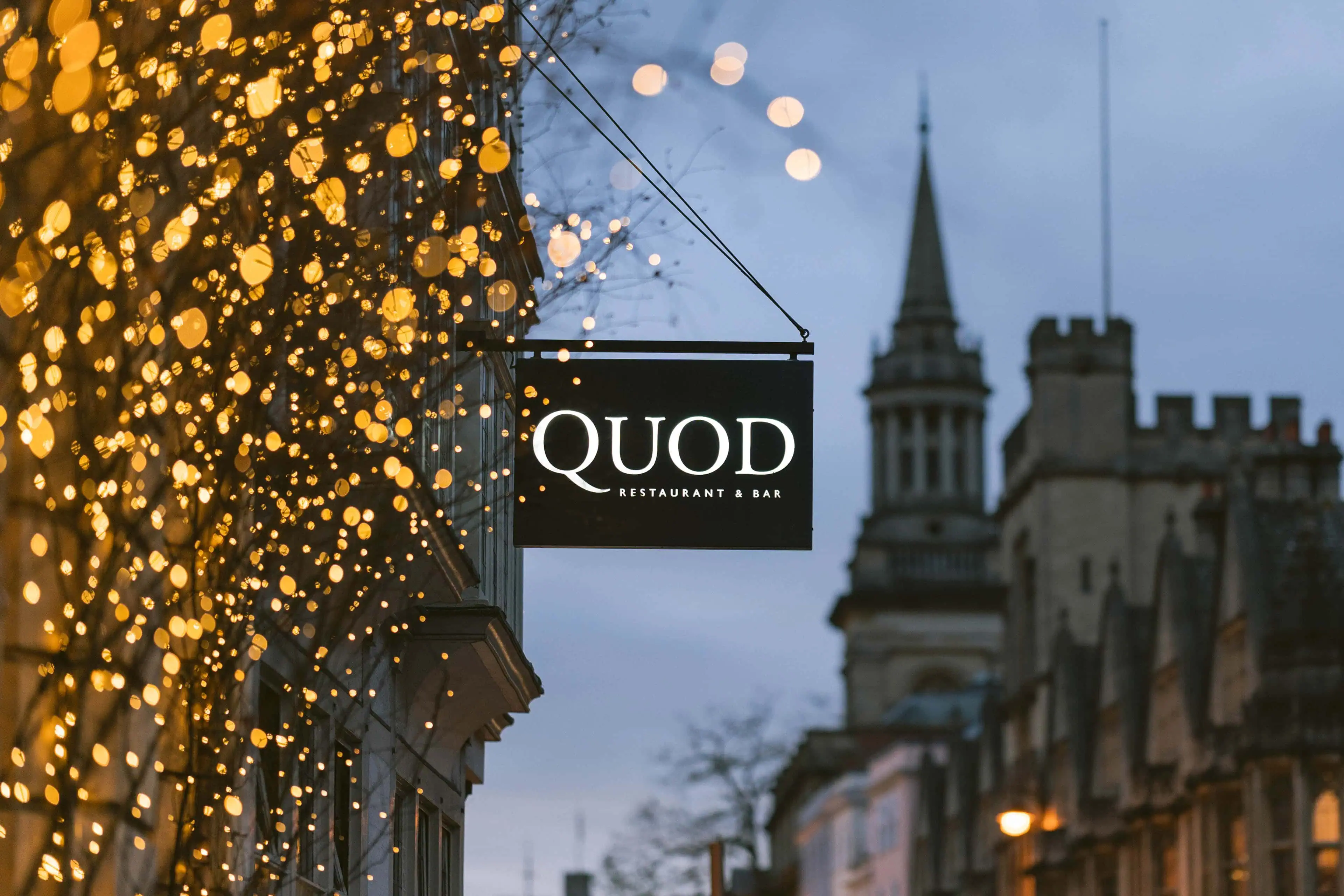 S7N00469 - 2022 - Quod Restaurant & Bar - Oxford - High Res - Exterior Festive Lights - Web Hero