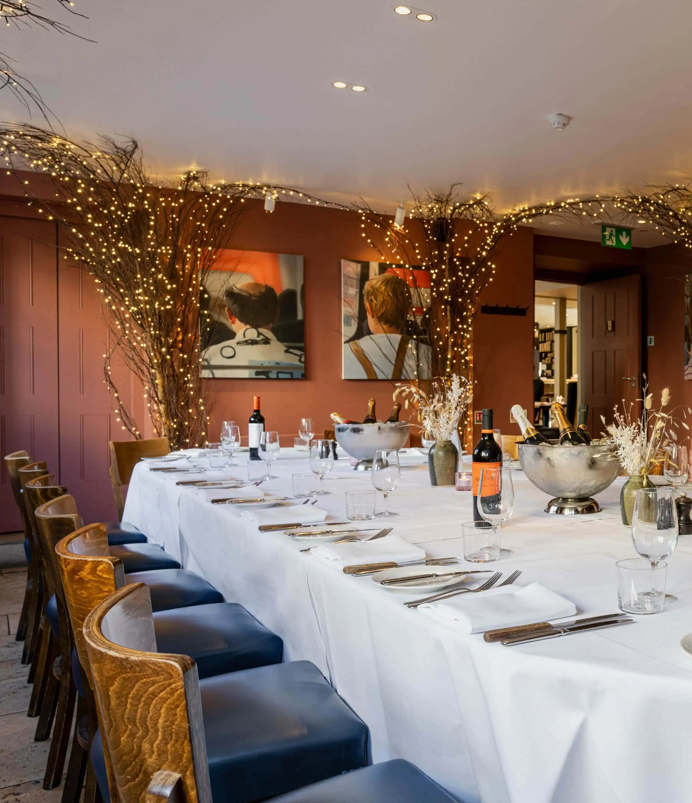 A7R04349-2023-Quod-Restaurant-Bar-Oxford-High-Res-Festive-Private-Dining-Red-Room-Web-Hero-aspect-ratio-2207-2560